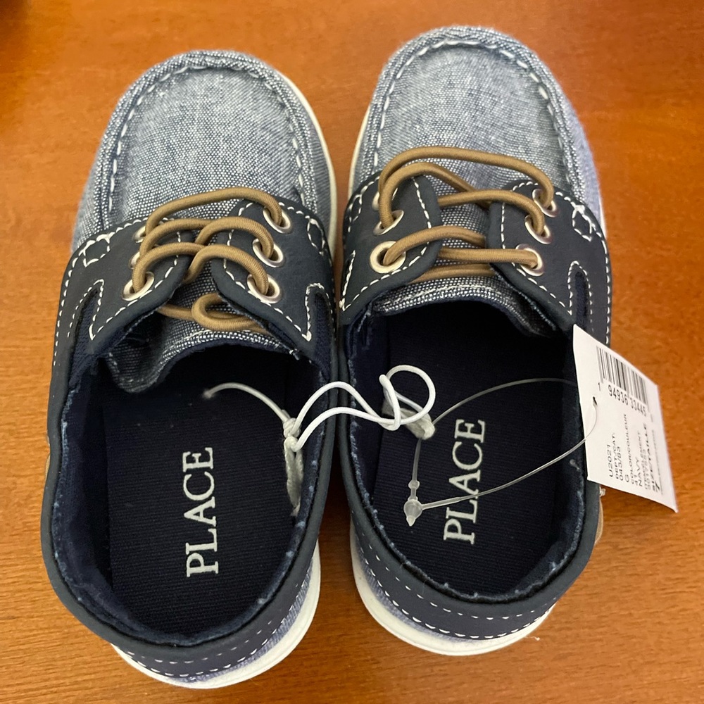 Toddler boy size 7 navy blue dress sneakers. NWT